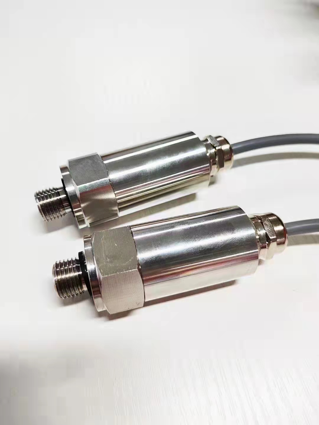 关于工业设备通用压力传感器 扩散硅压力变送器